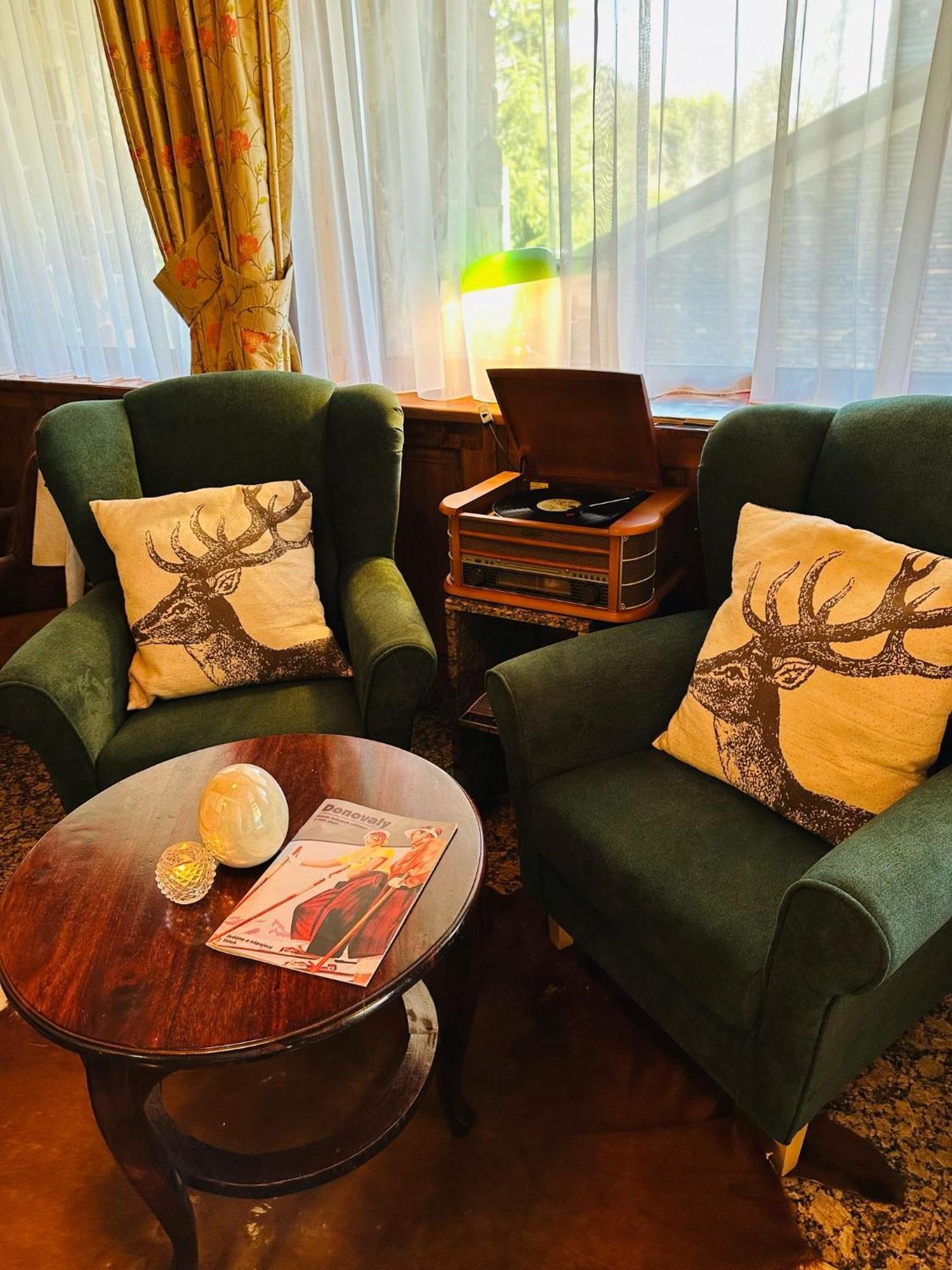 Horsky Hotel Encian Доновали Екстериор снимка