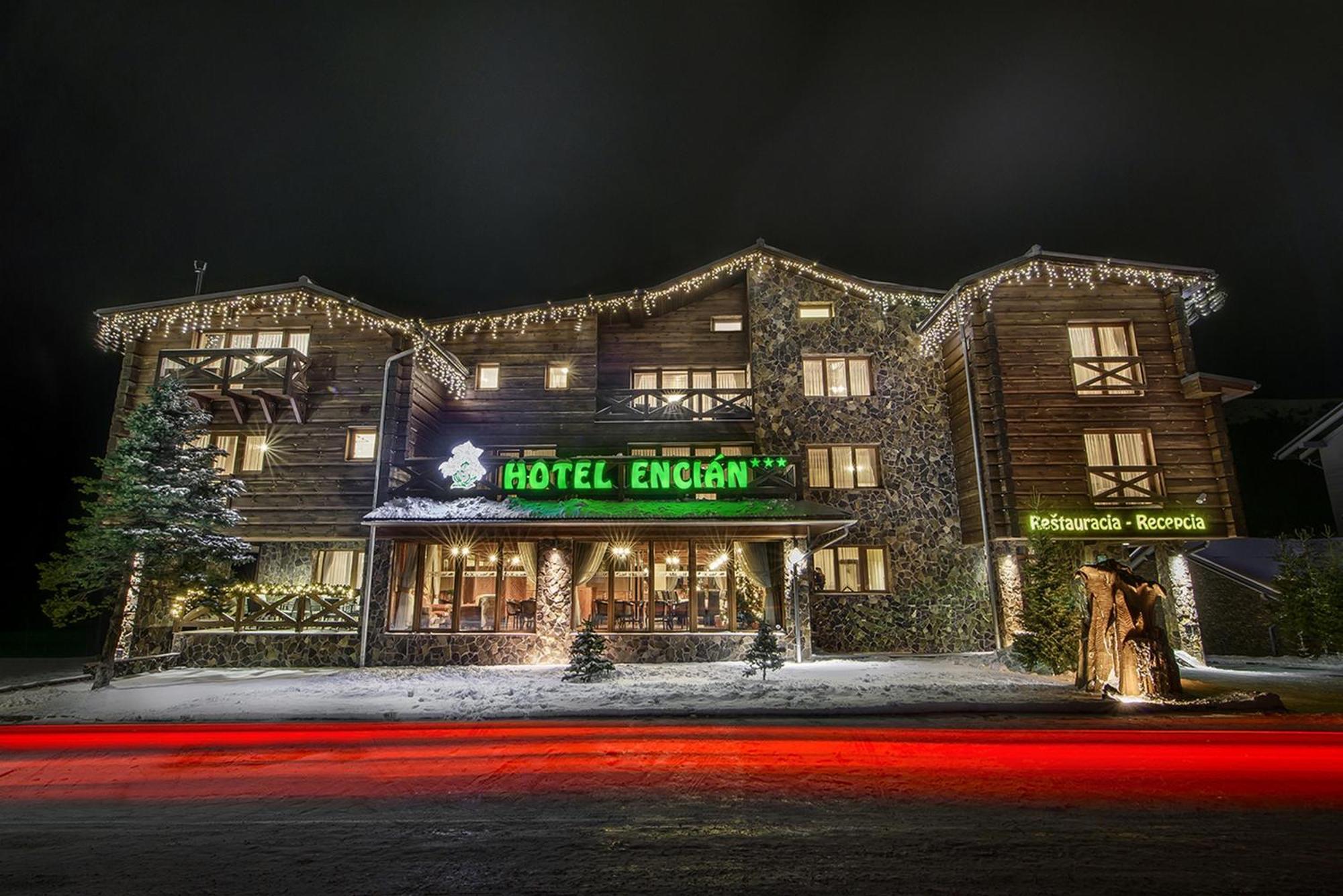Horsky Hotel Encian Доновали Екстериор снимка